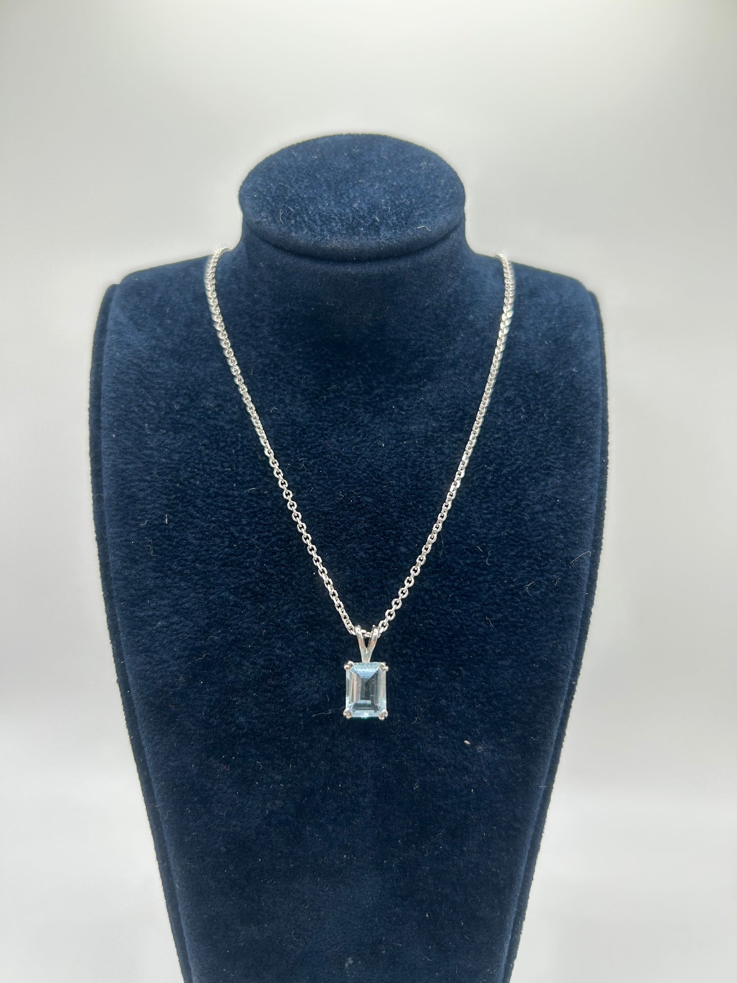 9ct White Gold Emerald Cut Aquamarine Necklace