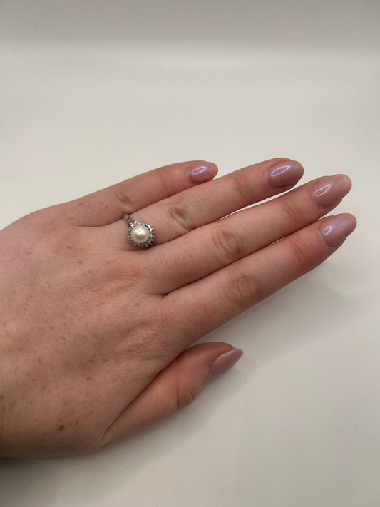 9ct White Gold Pearl and Diamond Ring