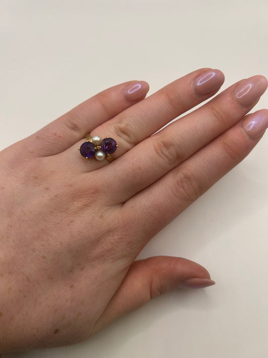 9ct Yellow Gold Amethyst and Pearl ring