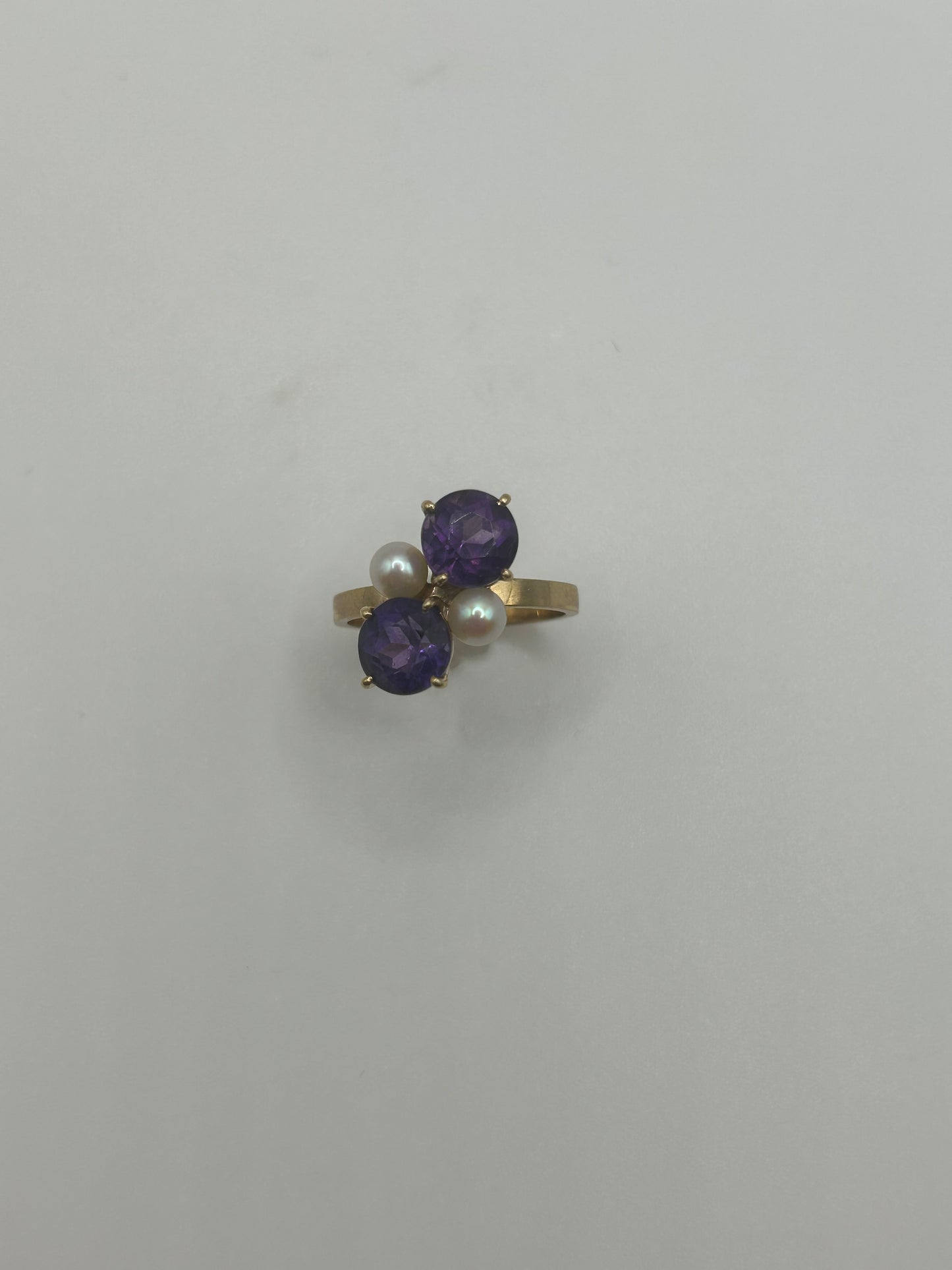 9ct Yellow Gold Amethyst and Pearl ring