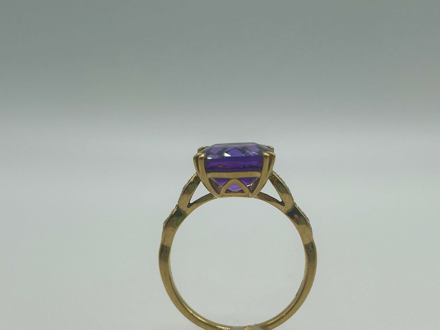 9ct Yellow Gold Amethyst and Diamond Ring