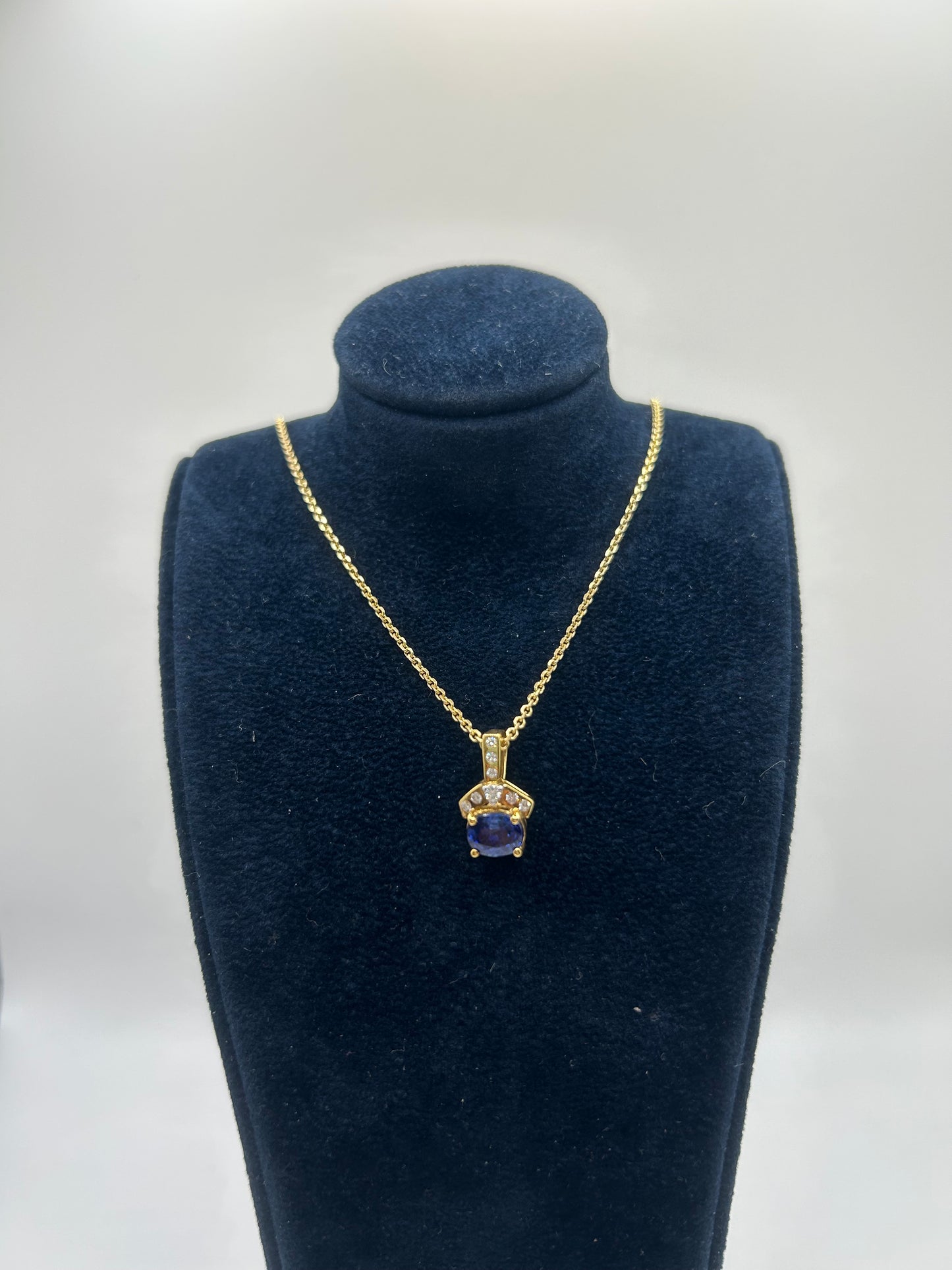 18ct Yellow Gold Oval Cut Ceylon Sapphire and Diamond Necklace