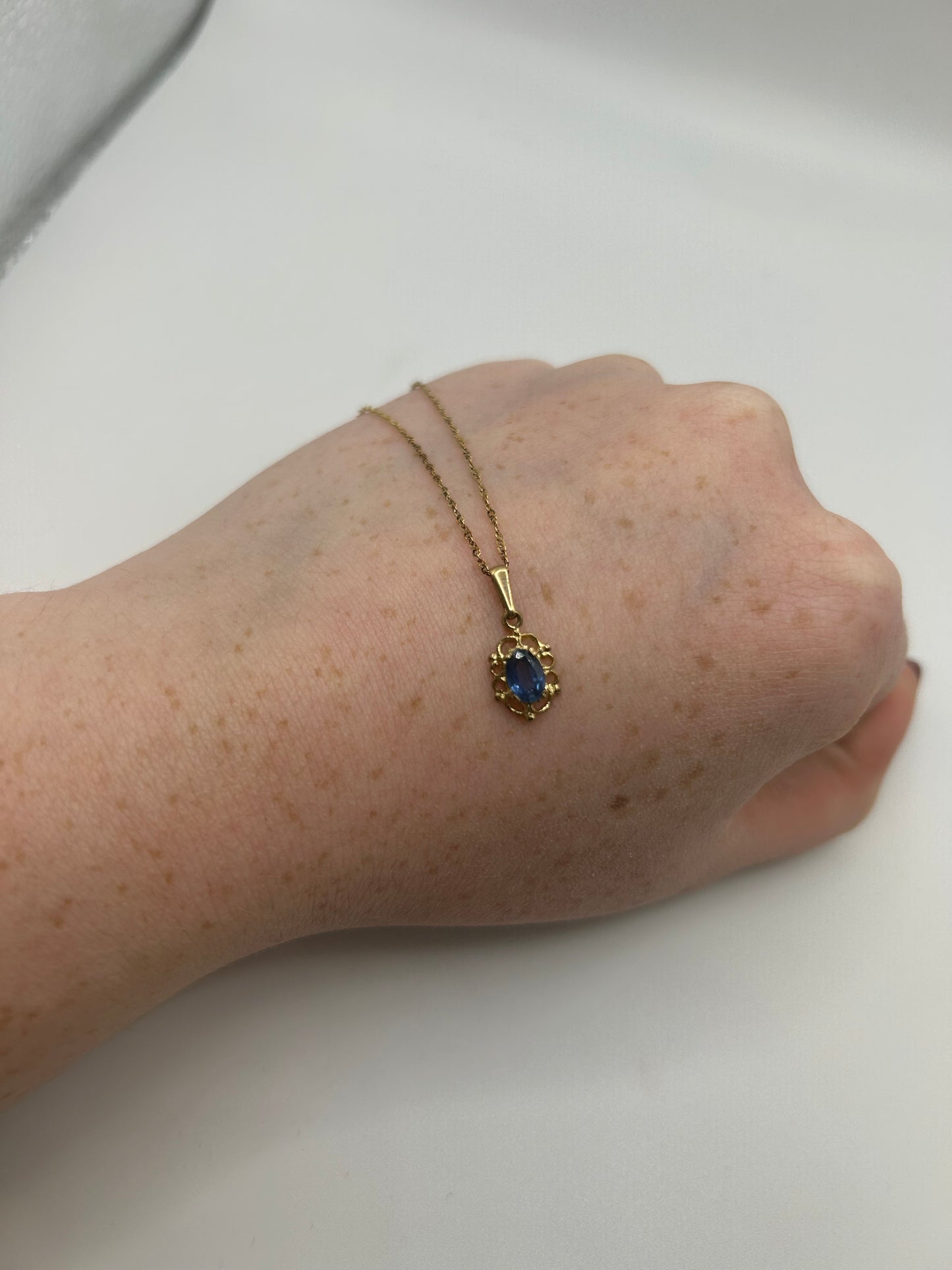 9ct Yellow Gold Oval Cut Small Ceylon Sapphire Necklace