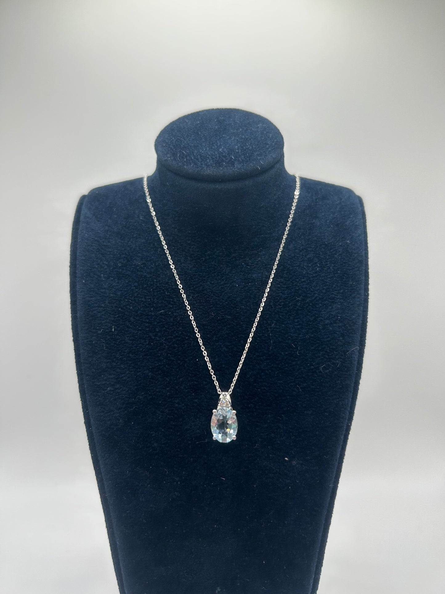 9ct White Gold Oval Cut Aquamarine and Diamond Necklace
