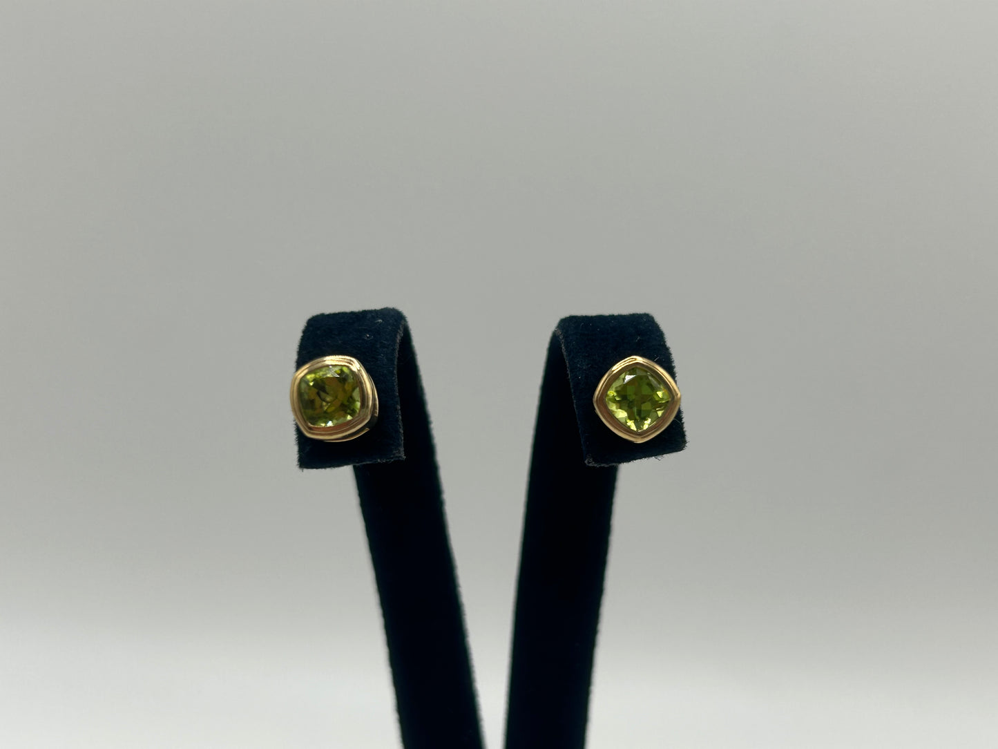 9ct Yellow Gold Peridot Rub Over Stud Earrings